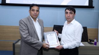 Председатель Следственного комитета РА встретился с Послом Индии и следователями, прошедшими переподготовку в Индии